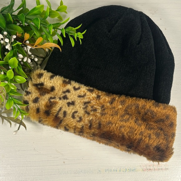 NWOT Black Beanie Leopard Print Faux Fur Trim Stretch Hat Animal Print Faux Fur - Picture 6 of 9